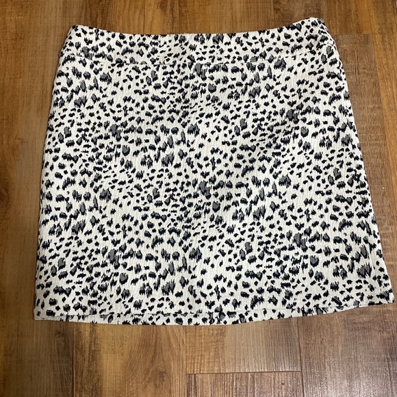 Loft black and cream Animal print skirt size 14 NWT - Picture 2 of 7